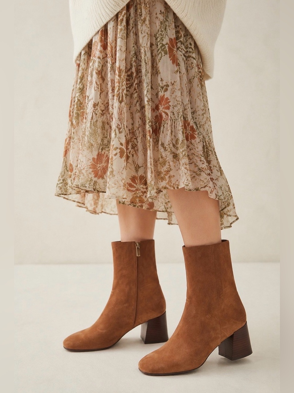 Ann Taylor Brown Suede Square Toe Sculptural Heel Boots Size 6.5
